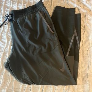 Men’s Nike Swift running pants size XL